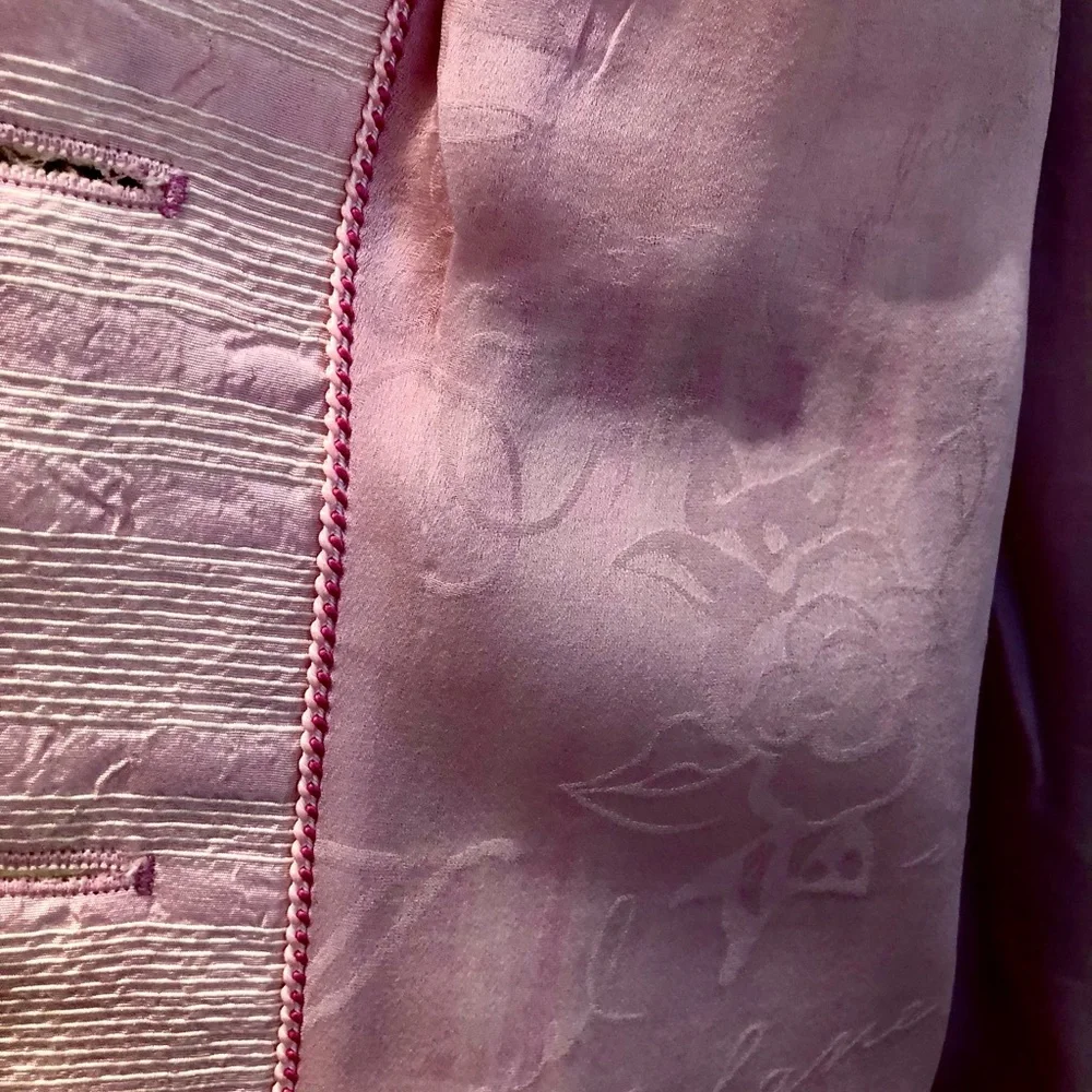 Chanel Runway Pink Jacket w/Embellishments, Pink & Gold Custom Buttons Size 40 - Picture 7 of 13